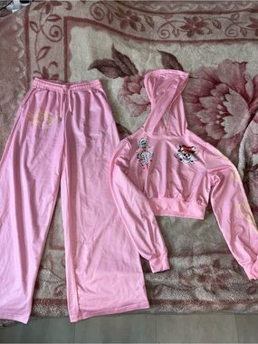 SHEIN Pink Hooded Cropped lounge Set with Skull & Bow Graphics